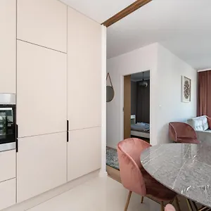https://apartament-nadmorski-80-462.gdanskhotel.org