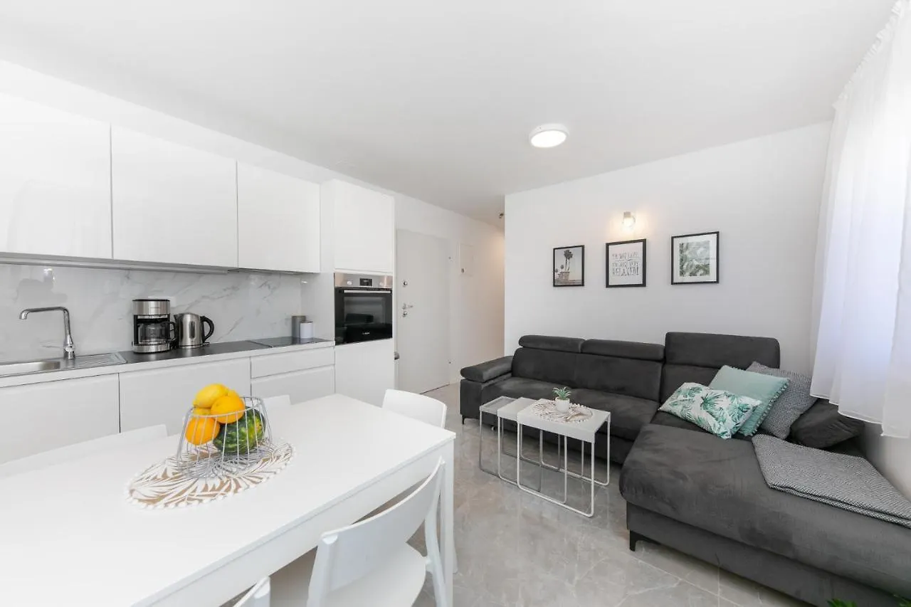 Ferienwohnung Enjoy Trogir Ciovo Apartment
