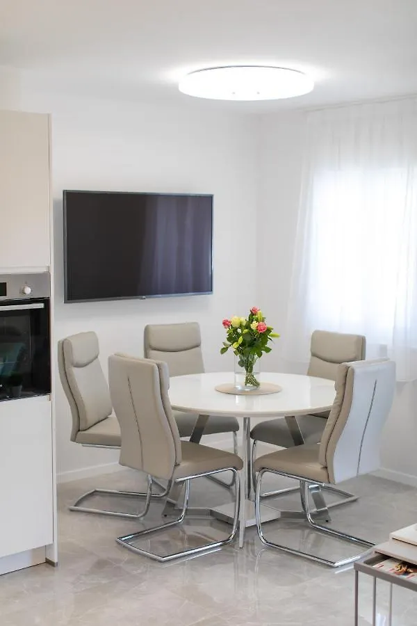 Ferienwohnung Enjoy Trogir Ciovo Apartment